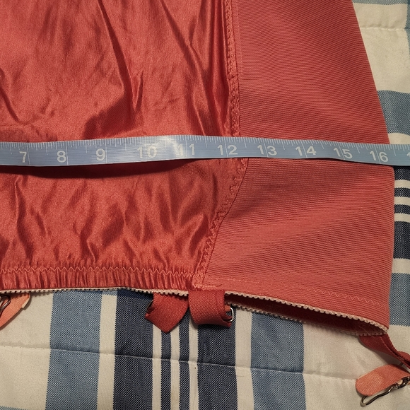 Vintage Strouse Adler Merry Widow - Picture 2 of 8